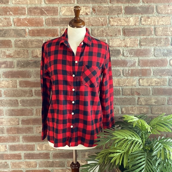 Old Navy black and red lumbar jack small button up blouse - Picture 1 of 8